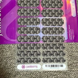 Jamberry. Victorian Lace. A155